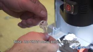 How-To-Cut-A-Kwikset-Key-Triton-Key-Machine-coquitlam-004